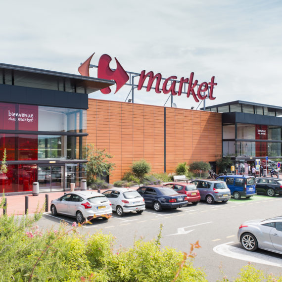 Réalisation complète gros oeuvre et second oeuvre d'un Carrefour Market à Bagnols